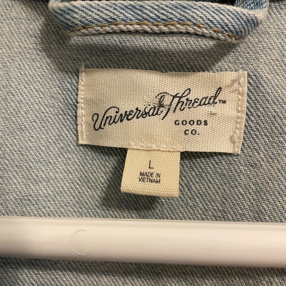 Universal Thread Light Wash Denim Jacket - Picture 4 of 4
